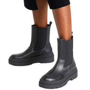 Good American NEW Faux Leather Pull-On Platform Lug-Sole Chelsea Boots Black 9